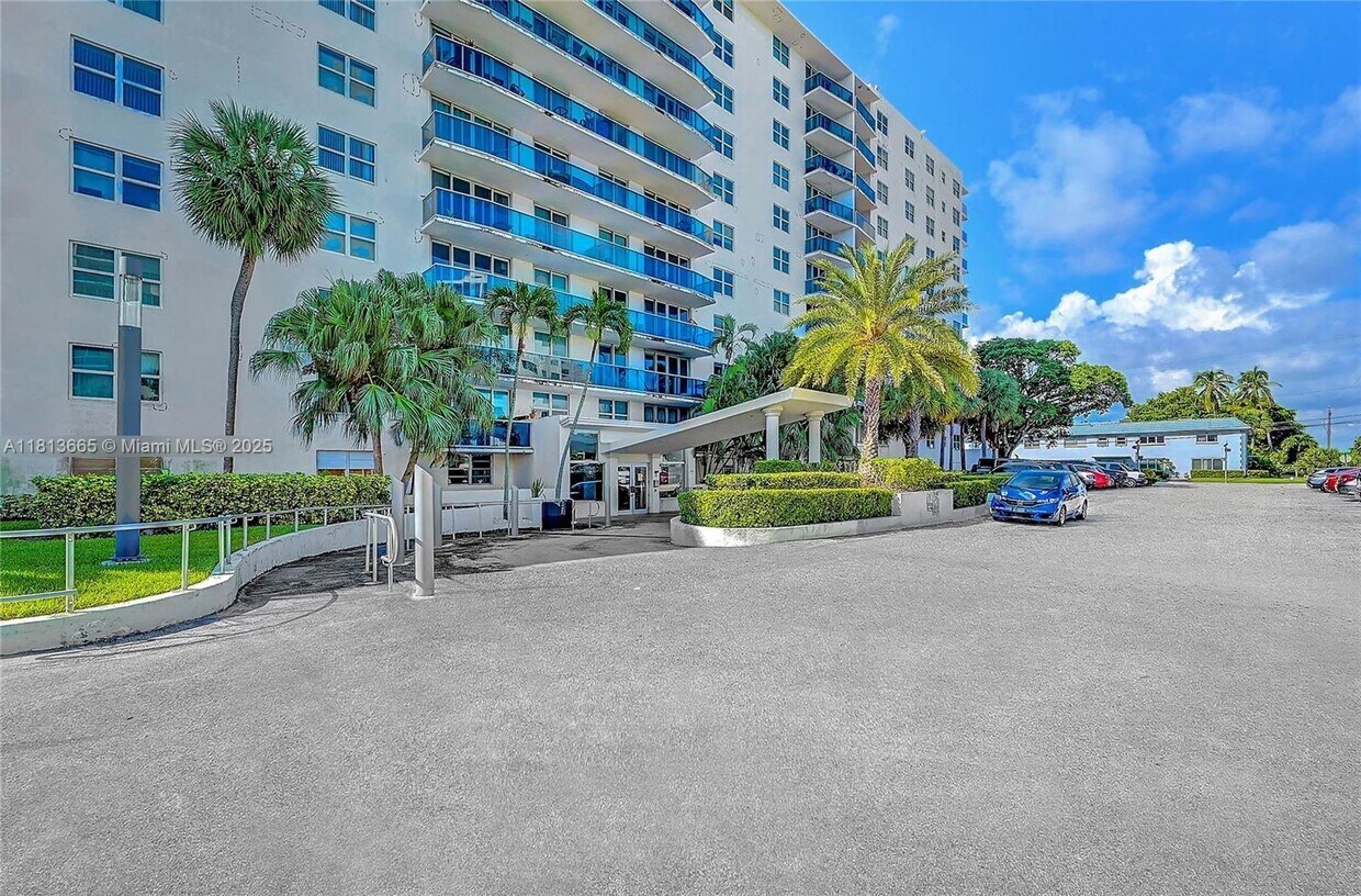Foto principal - 7501 E Treasure Dr