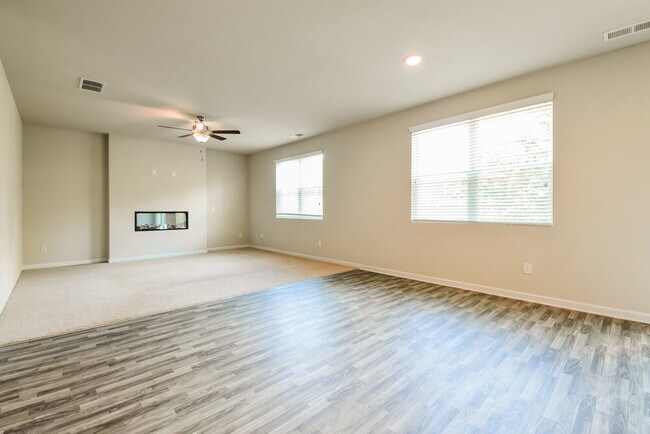 Foto del edificio - 307 Hamilton Pointe Dr
