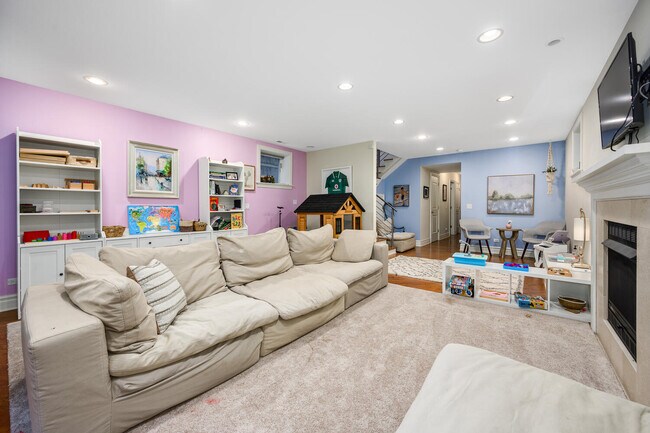Foto del edificio - 2044 N Whipple St