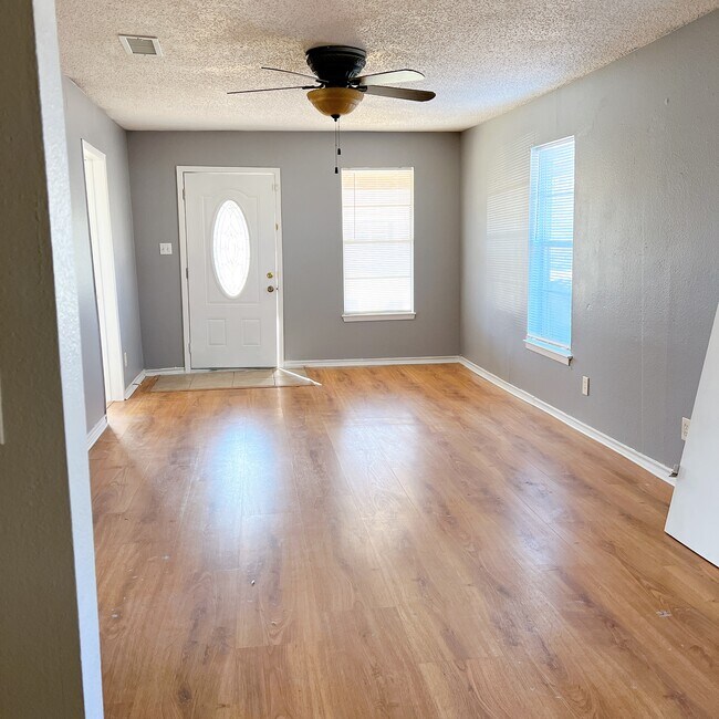 Foto del edificio - 326 26th St NE