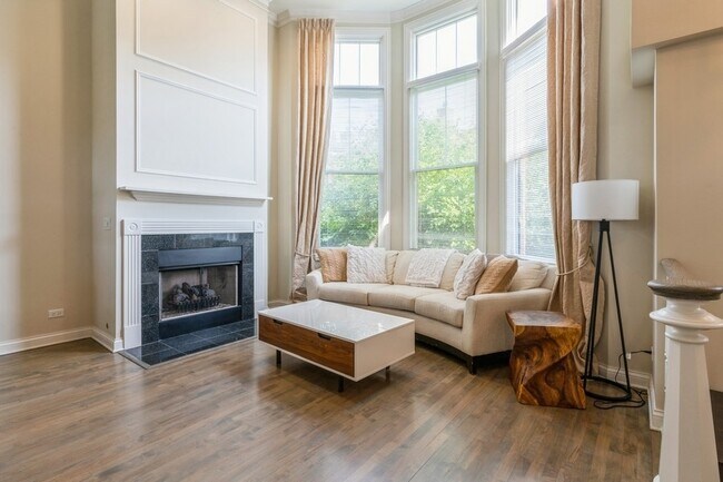 Building Photo - 2016 Valor Ct