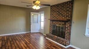 Building Photo - 209 Highview Way