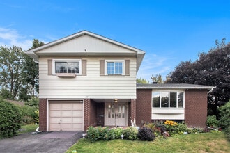 Building Photo - 31 Wedgewood Crescent
