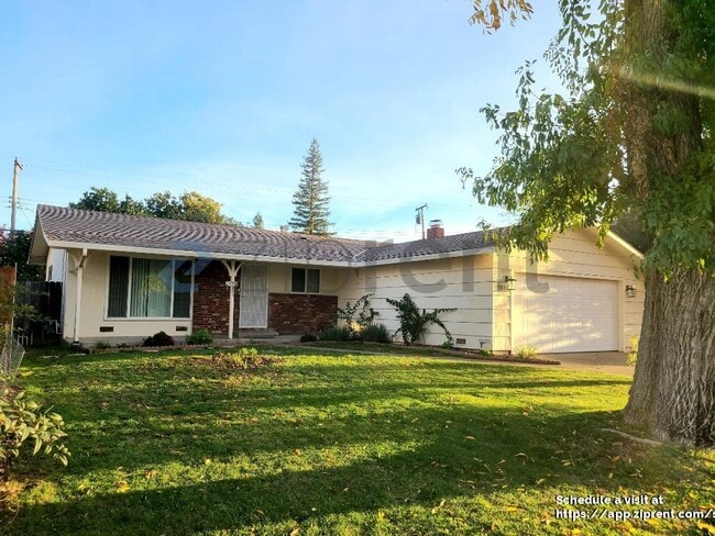 Building Photo - 9033 Fashion Dr