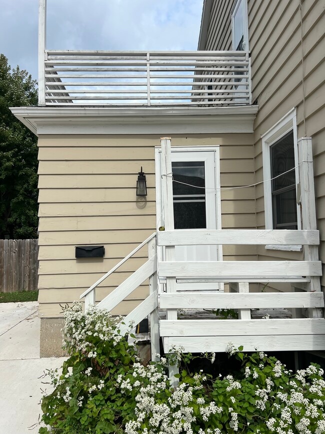 Foto del edificio - 2388 West Lawn Ave