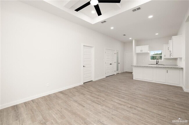 Foto del edificio - 1321 Joscelyn Dr