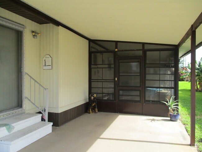 Building Photo - 7915 SE Independence Ave