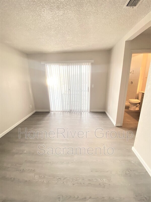 Building Photo - 4375 Oxwood Dr