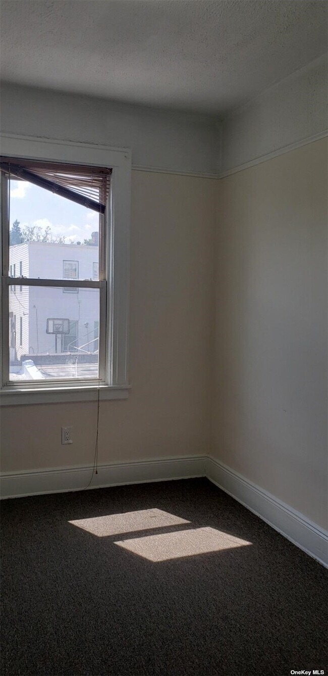 Foto del edificio - 86-30 126th St