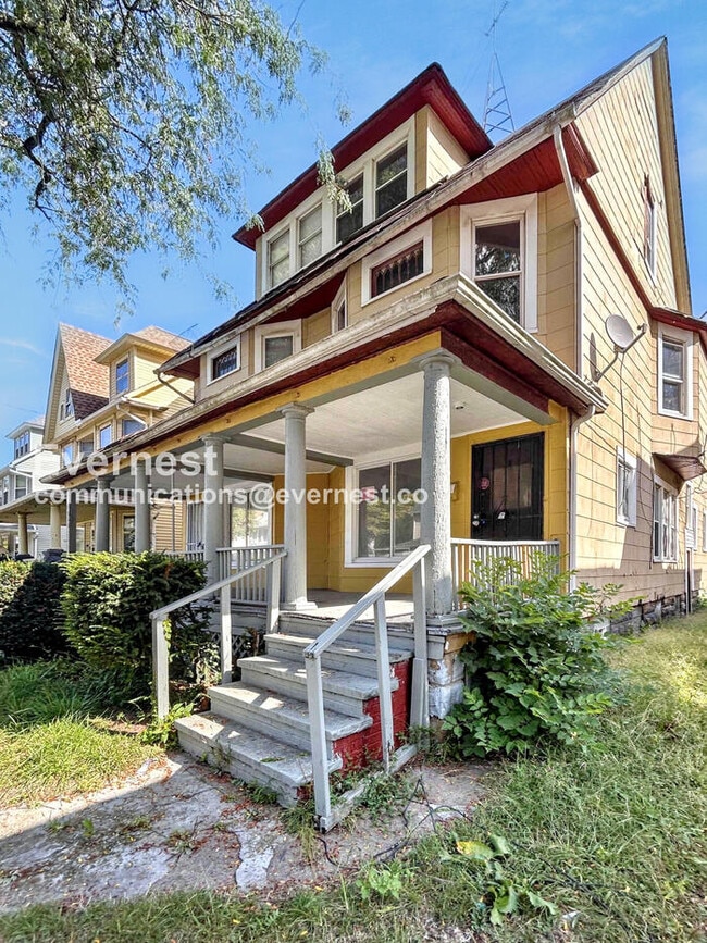 Foto del edificio - 2213 E 82nd St