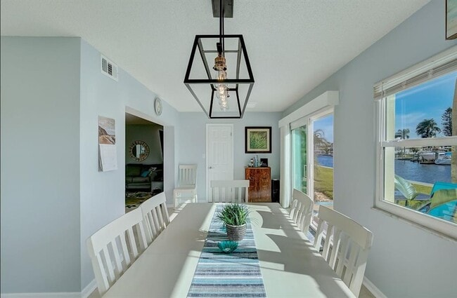 Building Photo - 4518 Garnet Dr