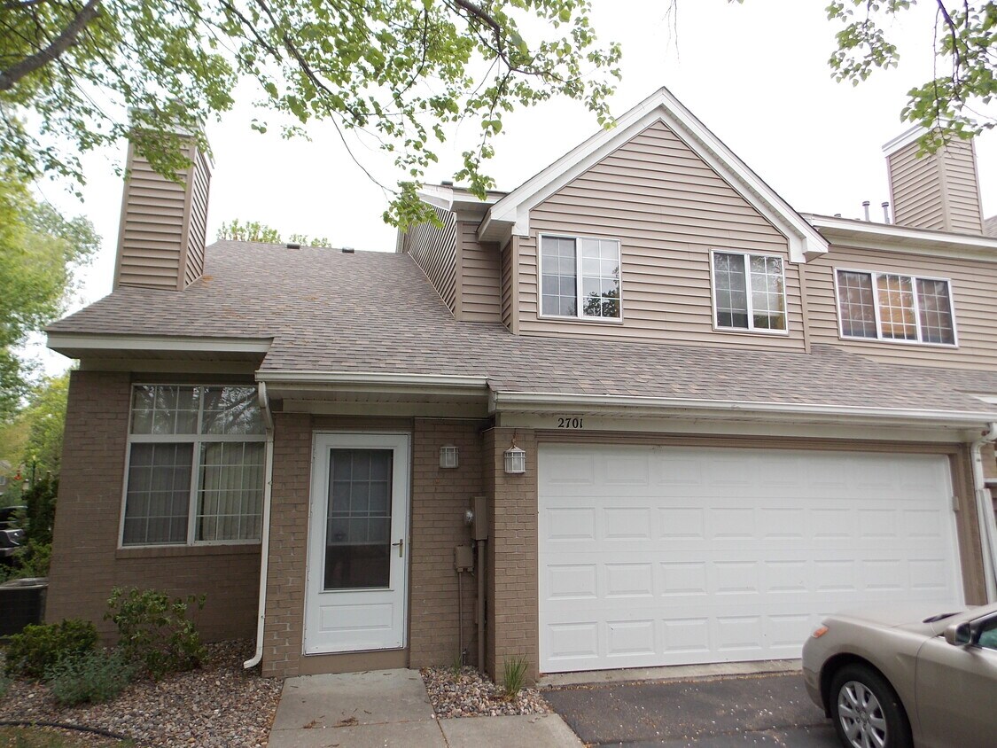 Primary Photo - 2701 Autumnwood Ln