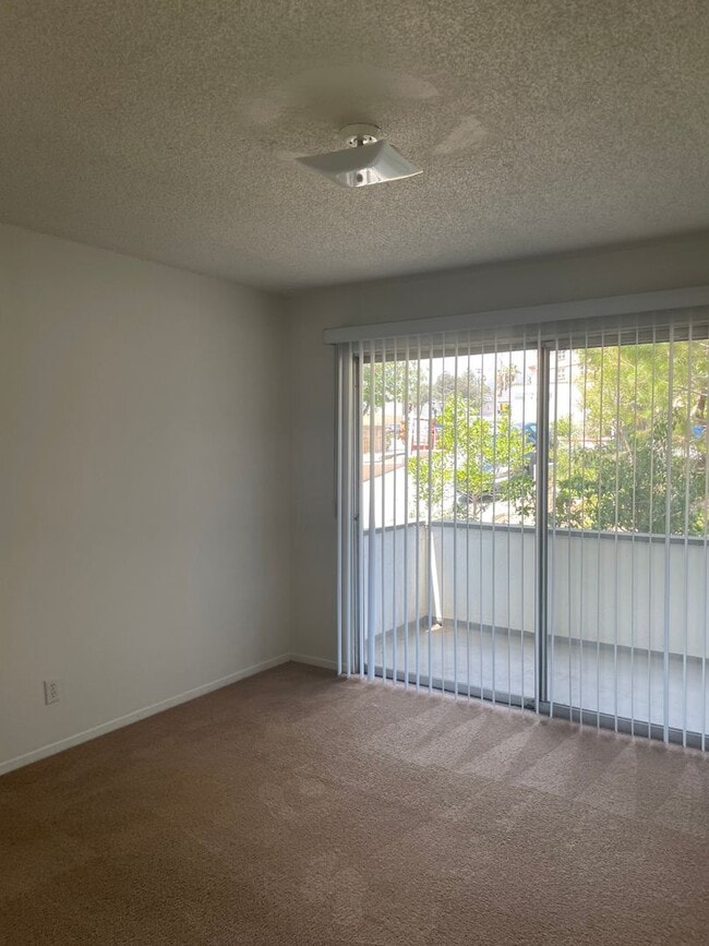 Interior Photo - Kabir Apts (Montrose)