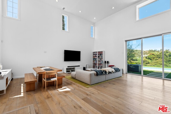 Foto del edificio - 23477 Palm Dr