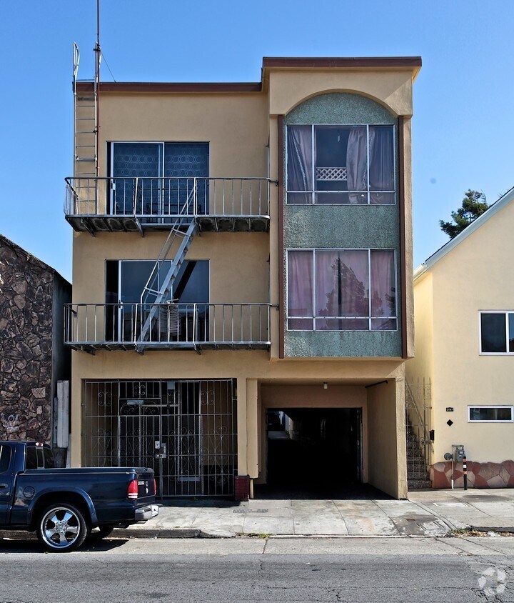 Primary Photo - 3159 Army St