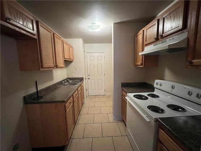 Building Photo - 2222 Bartolo St