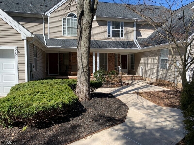 Foto principal - 252 Laurel Ct