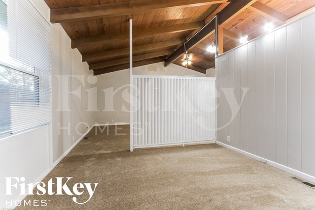 Building Photo - 4913 Victoria Rd