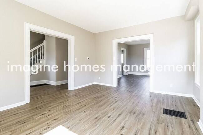 Building Photo - Pet-Friendly Home in Covington with Off-St...