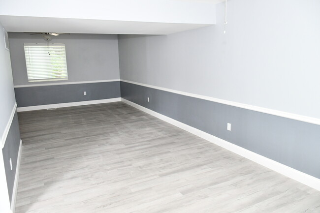 Building Photo - 110 Carmel Woods Dr