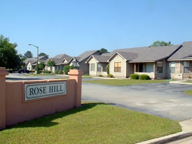 Primary Photo - 2830 Rosehill Dr