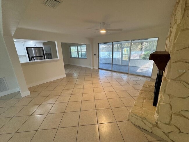 Building Photo - 509 E Park Dr