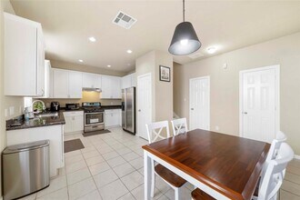 Building Photo - 13166 S Bellaire Estates Dr