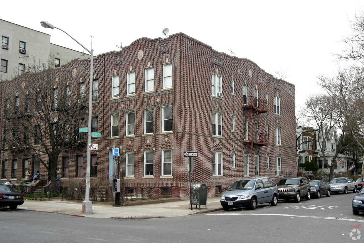 Primary Photo - 823 Avenue C