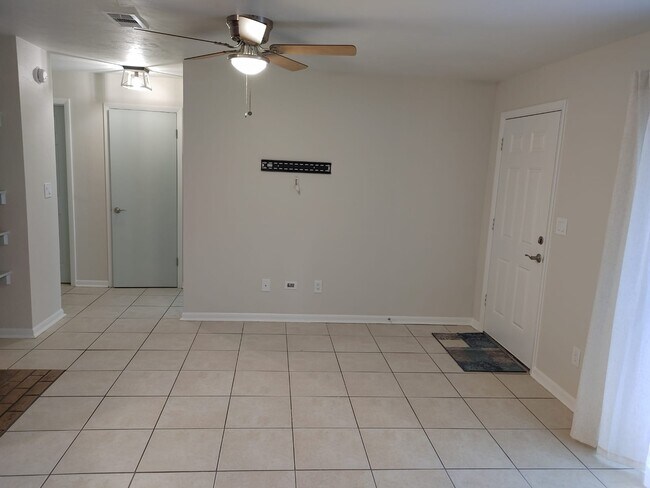 Building Photo - 4405 SW 74th Terrace