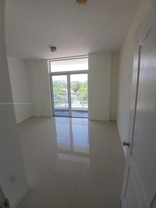 Foto del edificio - 425 NE 30th St