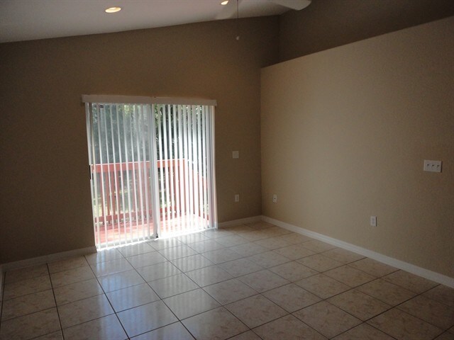 Building Photo - 5817 Mohr Loop