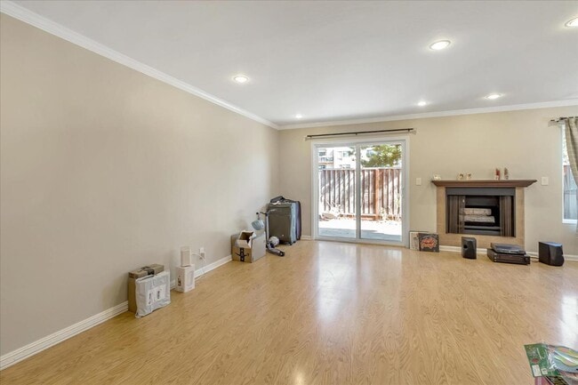 Building Photo - 1105 Sprague Ln