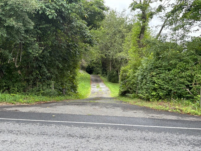 Building Photo - 1167 Bullet Hill Rd