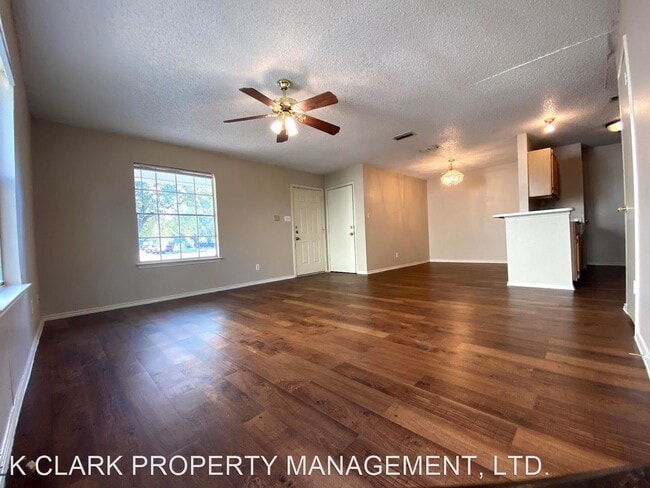 Building Photo - 3 br, 2 bath House - 9205 SHADOW CREST DR
