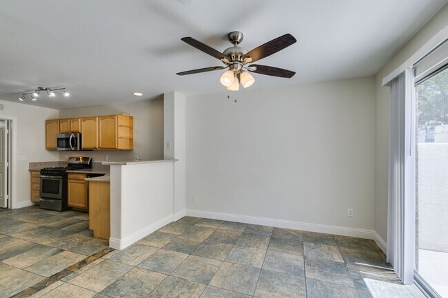 Foto del edificio - Modern 2 Bed, 2.5 Bath Henderson Townhome