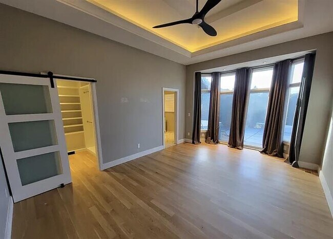Building Photo - ELEGANT LEHR HOME
