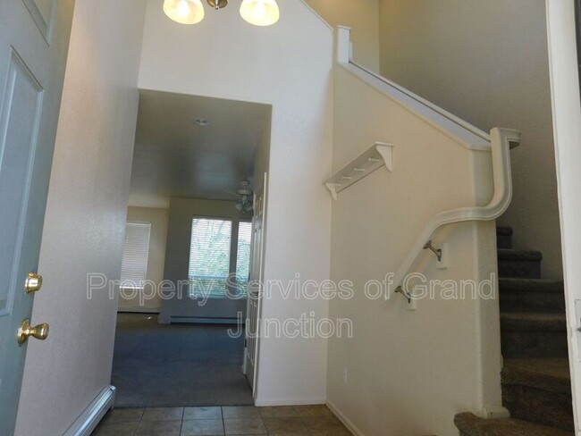 Building Photo - 148 Drumlin Cir