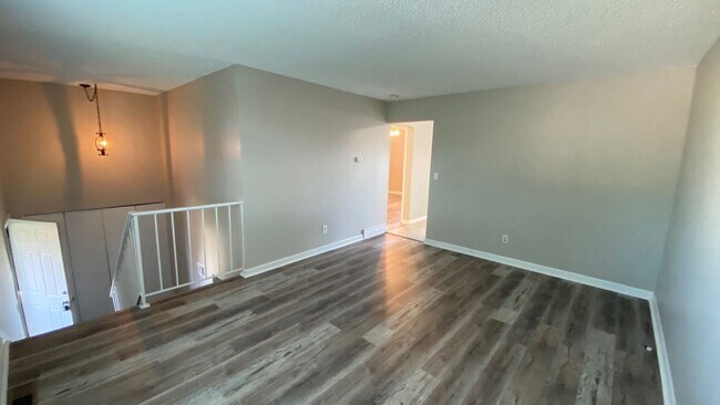 Building Photo - Welcome to Your Newly Renovated 4-Bedroom,...