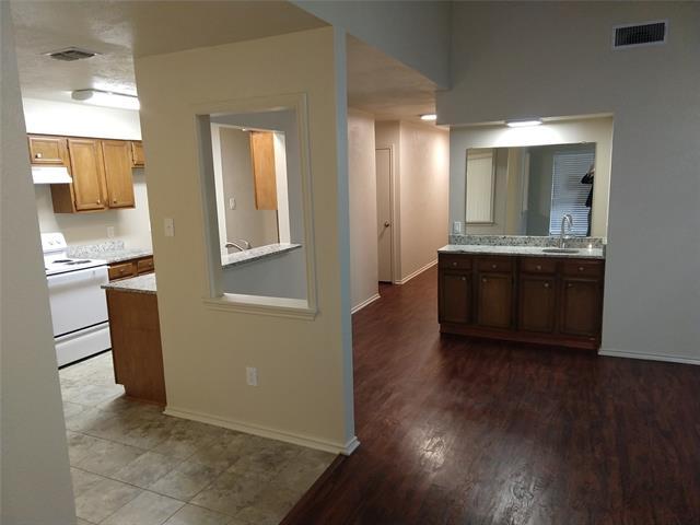 Foto del edificio - 1929 Lost Creek Dr