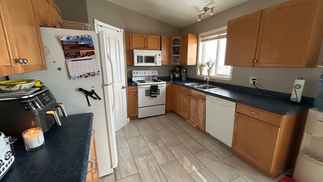 Photo du bâtiment - 3806-3843 43 Ave