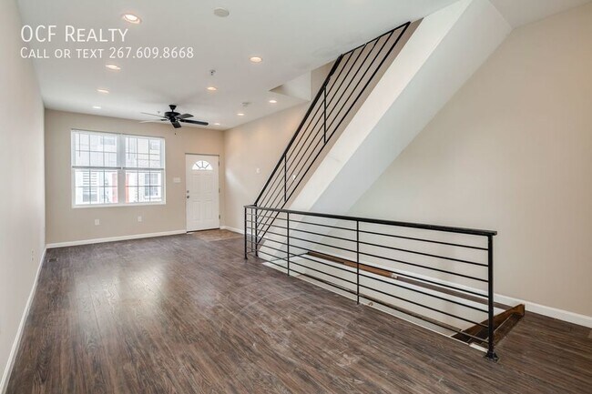 Building Photo - South Philadelphia Two Bedroom Home