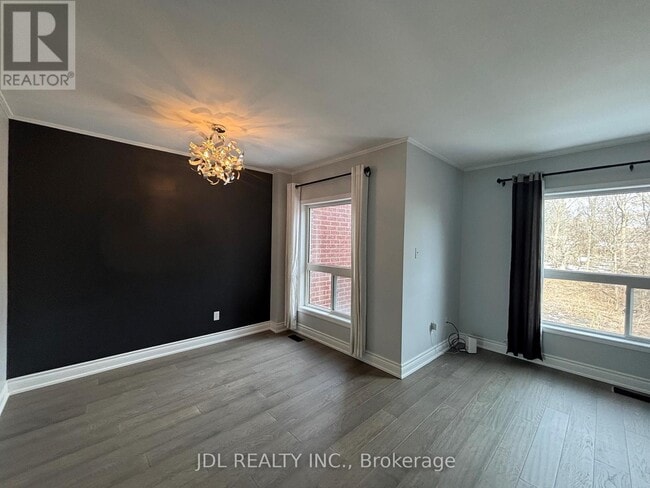 Building Photo - 557 Bondi Ave