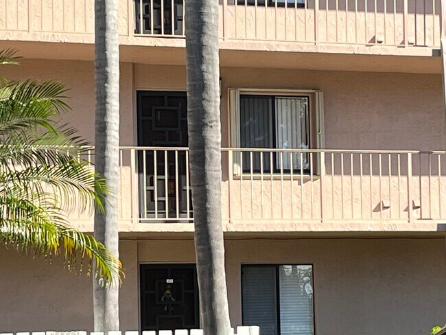 Building Photo - 7281 Amberly Ln