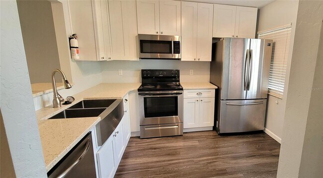 Building Photo - 48 Kings Colony Ct