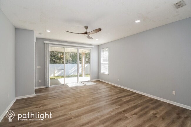 Building Photo - 15749 Lexington Park Blvd