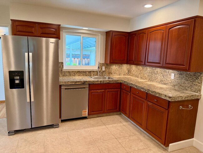 Building Photo - 975 Inverness Way