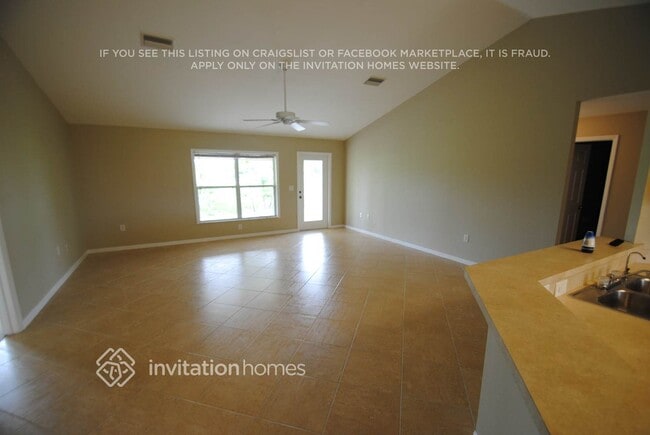 Building Photo - 827 SW 16th Terrace