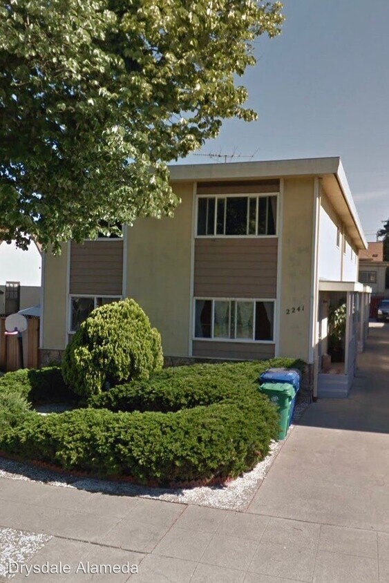 Primary Photo - 2241 Clinton Ave