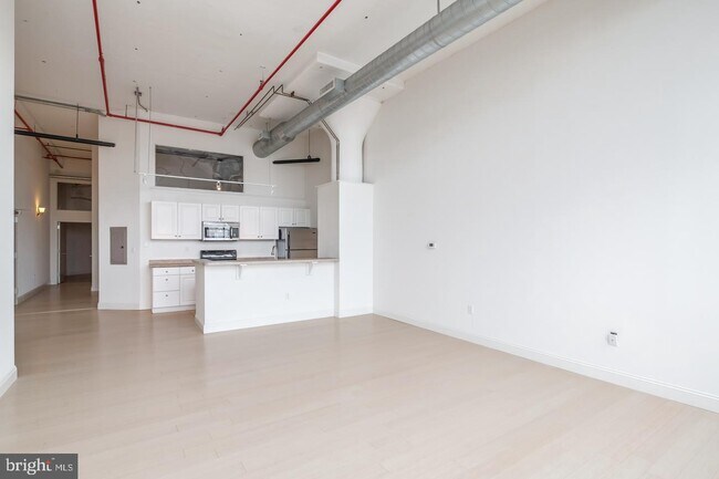 Building Photo - 720 N 5th St