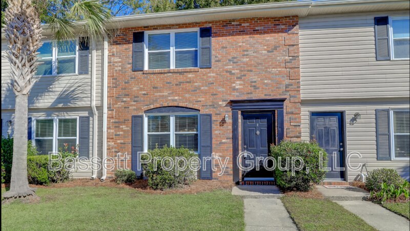 Foto principal - 415 Parkdale Dr
